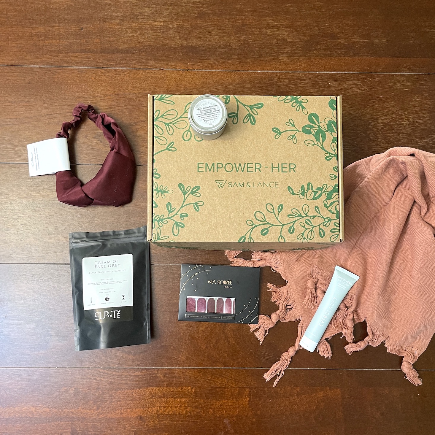 SAM & LANCE Empower-Her Fall 2022 Subscription Box Review + Coupon