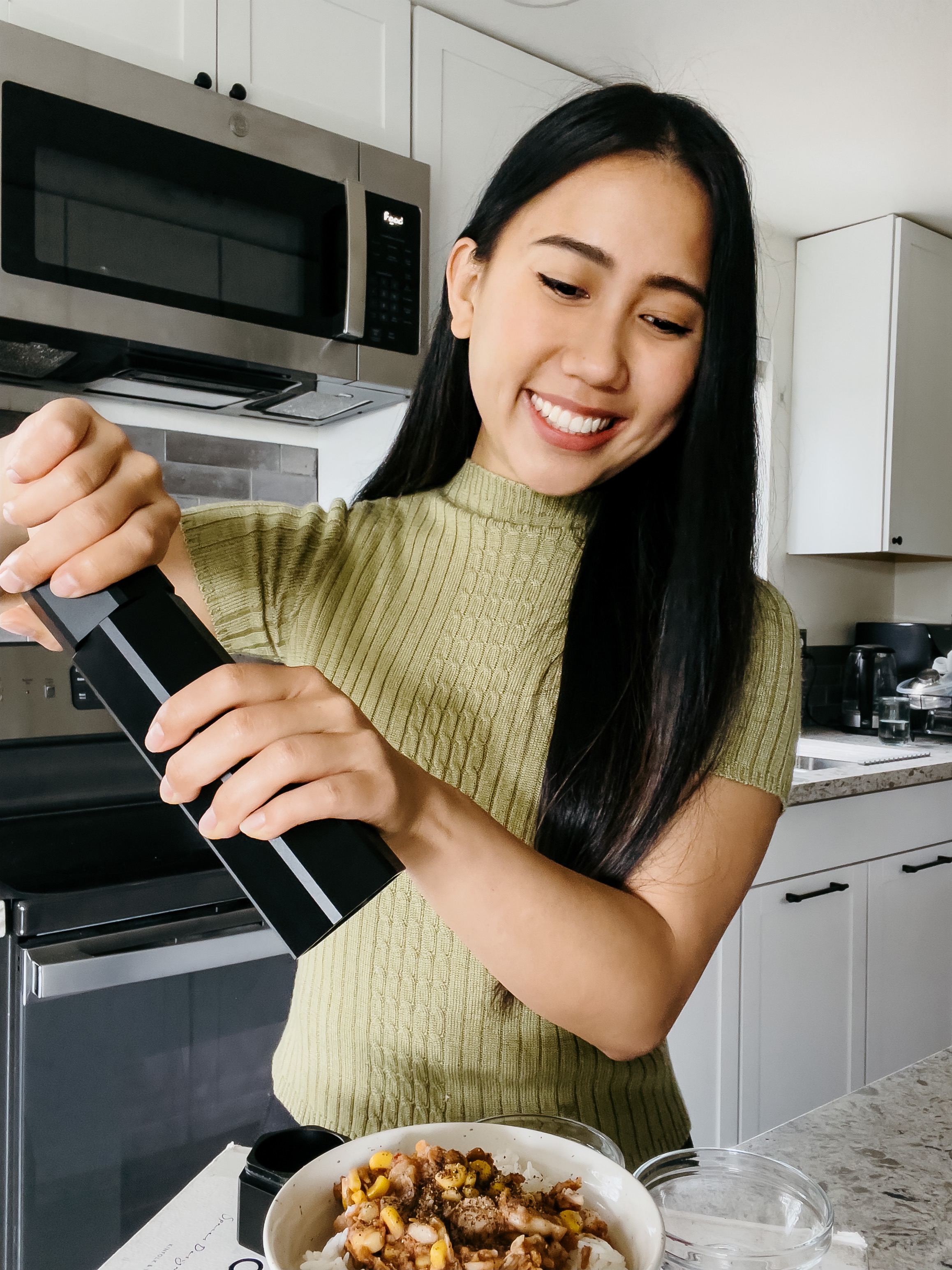 HexClad Cookware Dropped an Innovative New Pepper Grinder – SheKnows