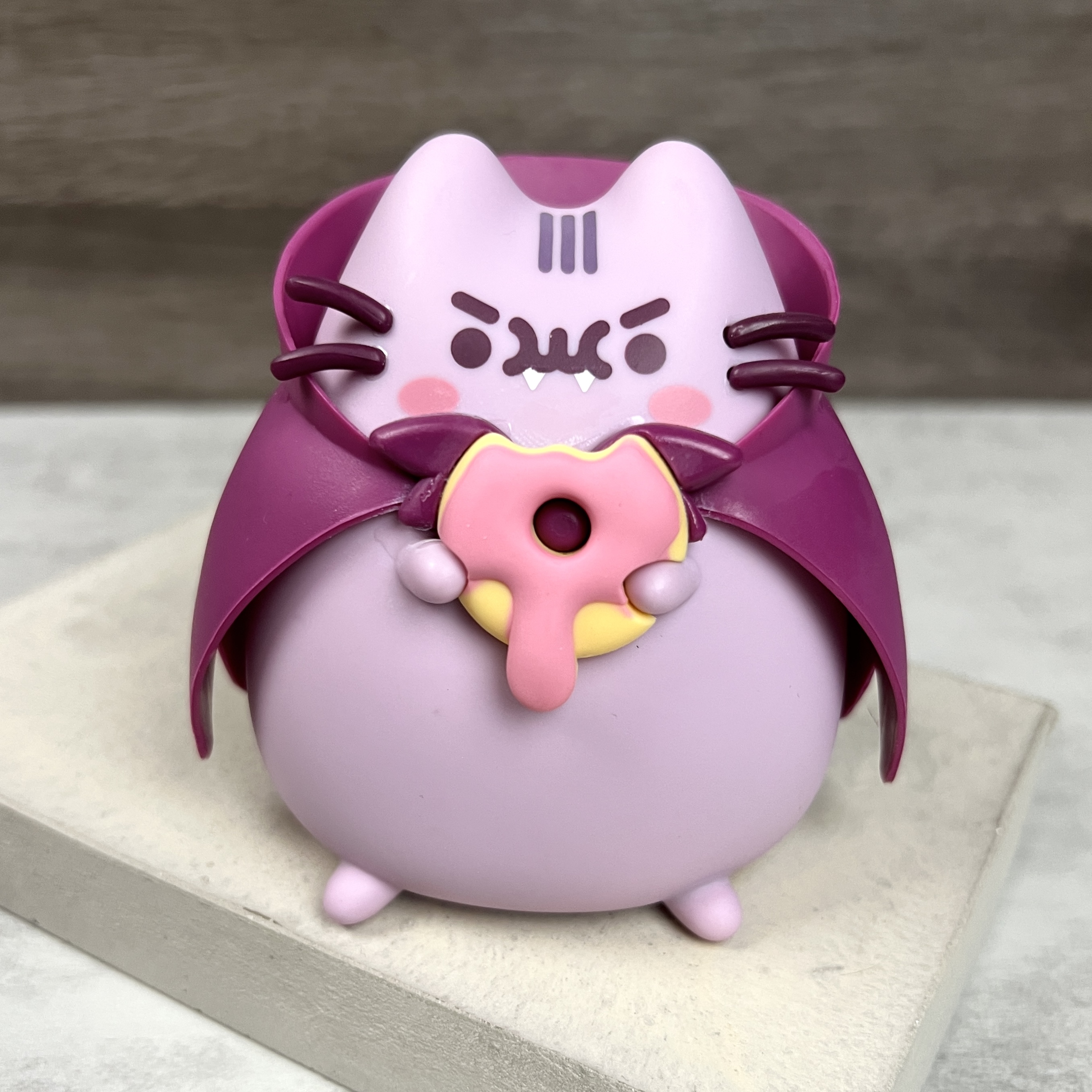 Front of Vinyl Figure for Pusheen Box Fal 2022