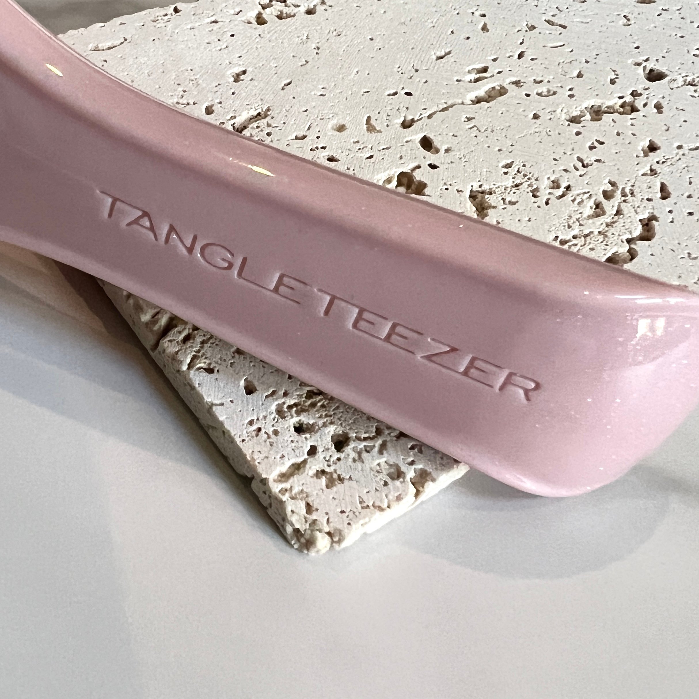 Handle of Tangle Teezer Brush for GlossyBox January 2023