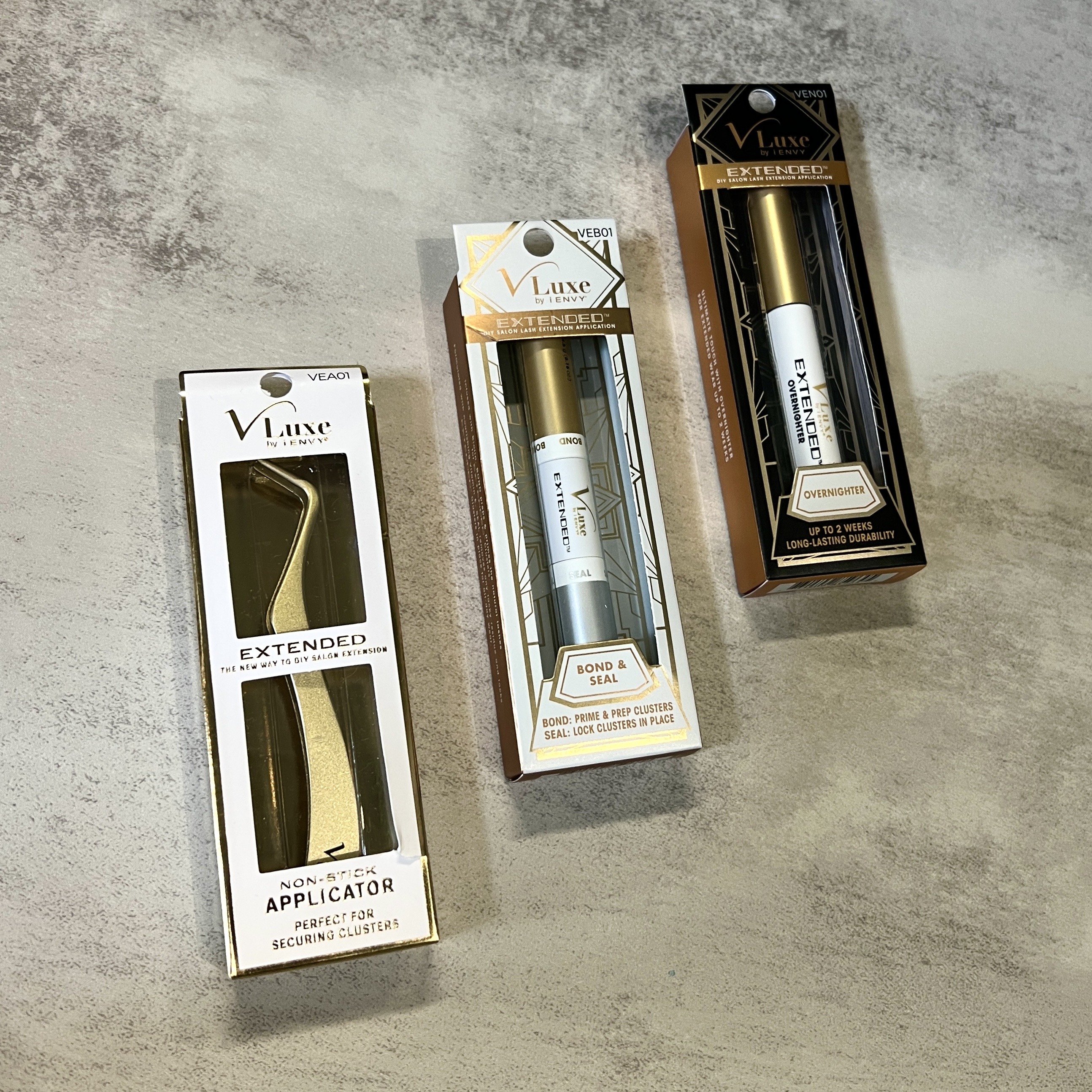 V Luxe Extended Applicator and Bond and Seal for Cocotique July 2023