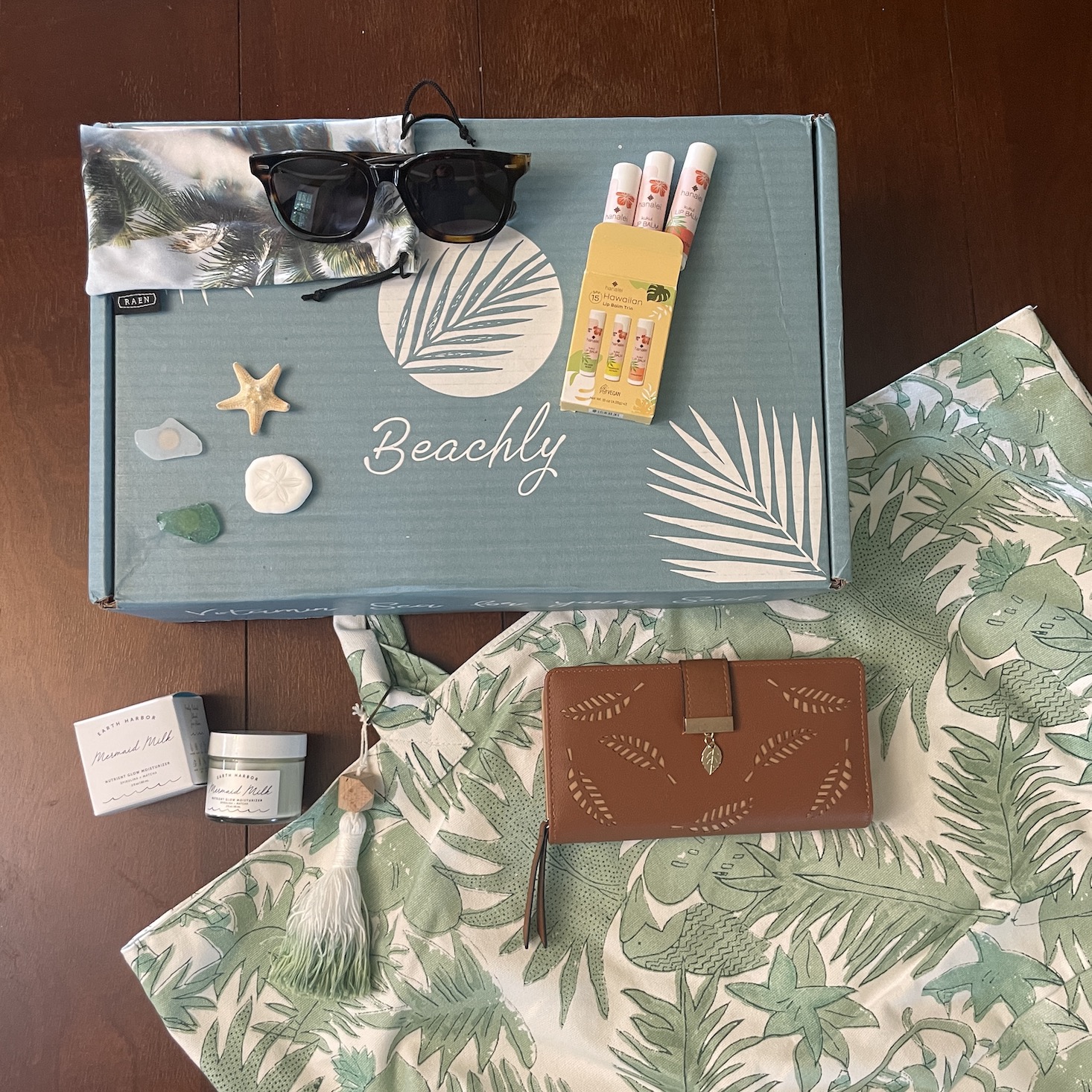 Beachly Lifestyle Box Review Fall 2023 | My Subscription Addiction