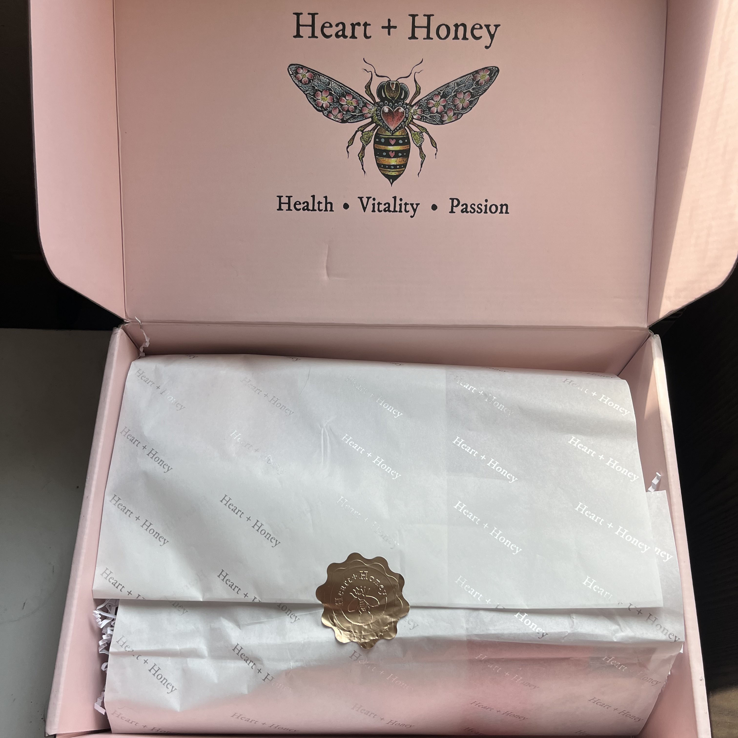 NSFW Heart + Honey Review + Coupon: “Endless Summer” Box August 2023