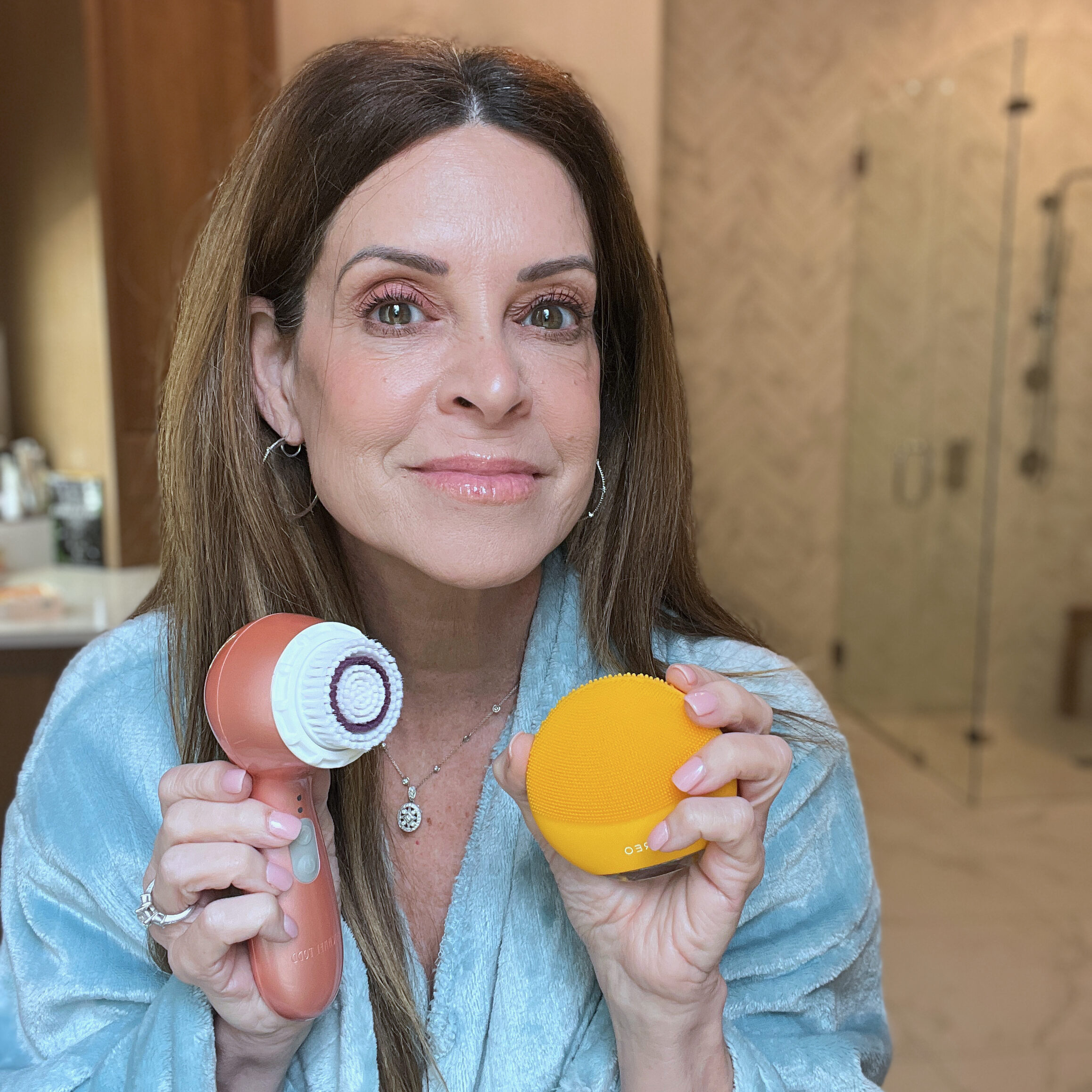 Soniclear Petite vs. Luna Mini 3 – Which Facial Cleansing Brush Makes My Skin Glow?