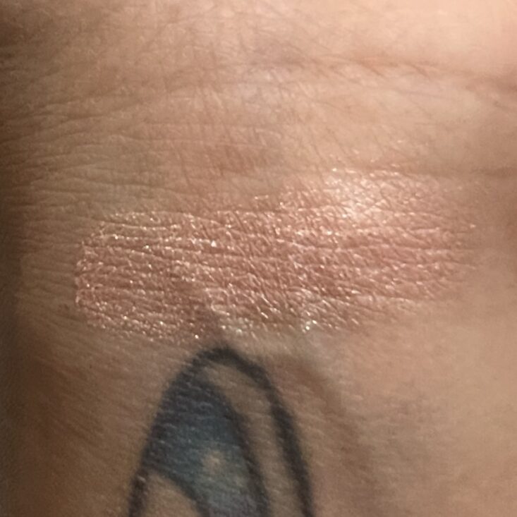 Swatch of Jazmine Beauty Coastin Highlighter for Nourish Beauty Box January 2023