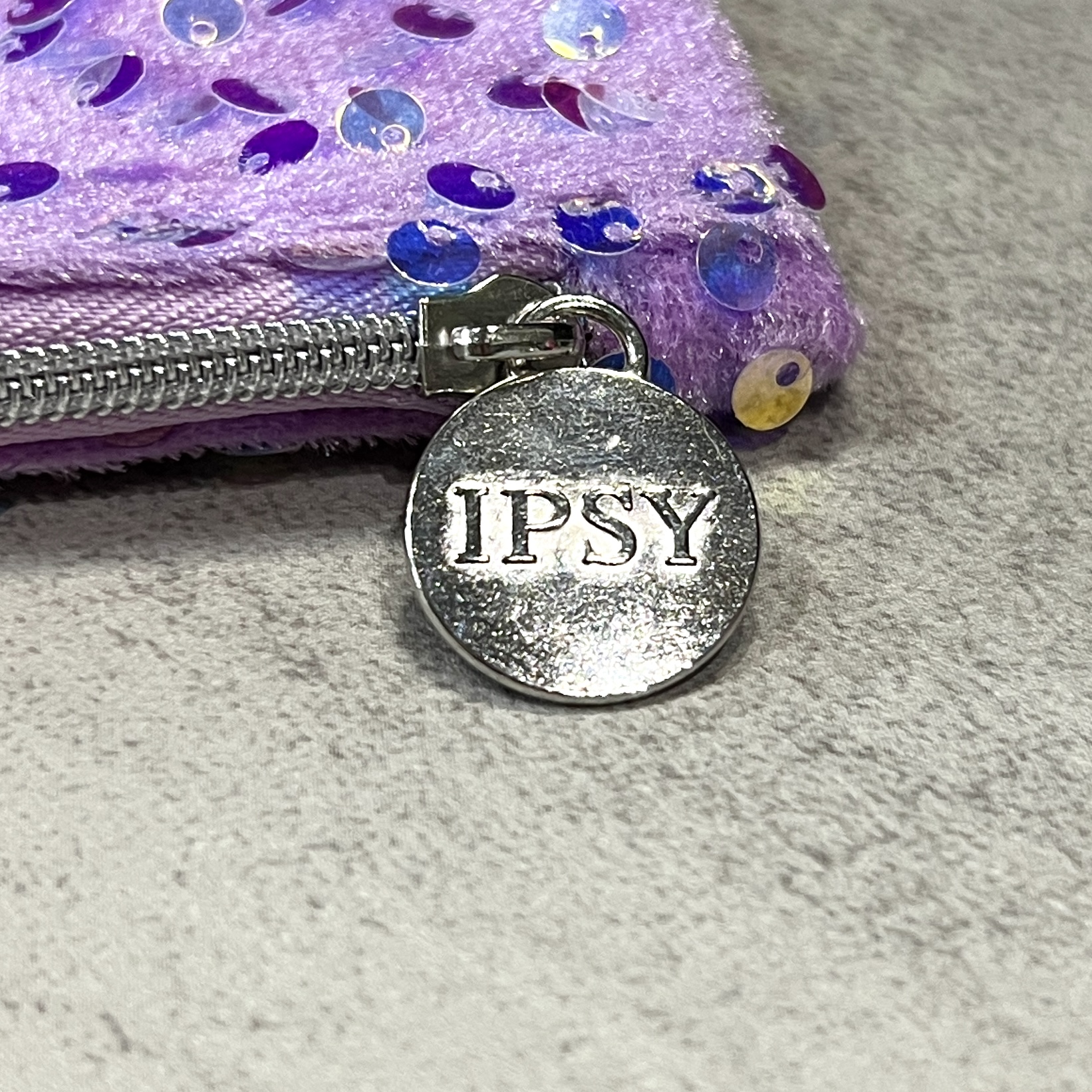 Closeup of Makeup Bag Hardware for Ipsy Glam Bag January 2024