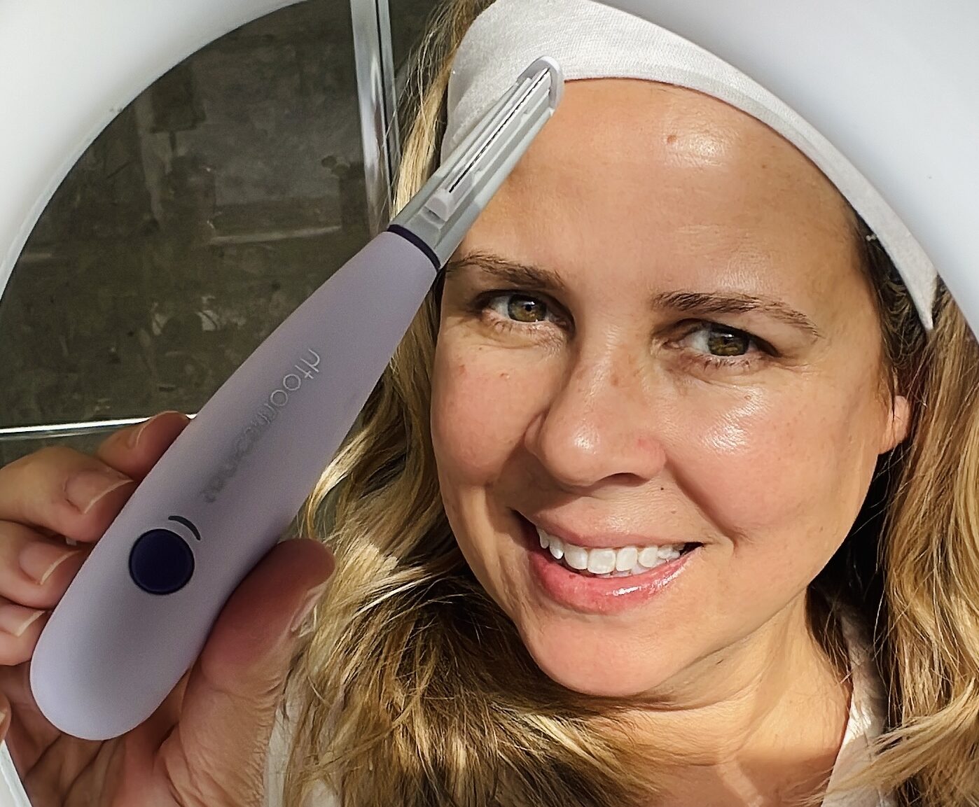 Flawless Skin Over 50: Say Goodbye to Peach Fuzz With This Dermatologist-Loved Tool