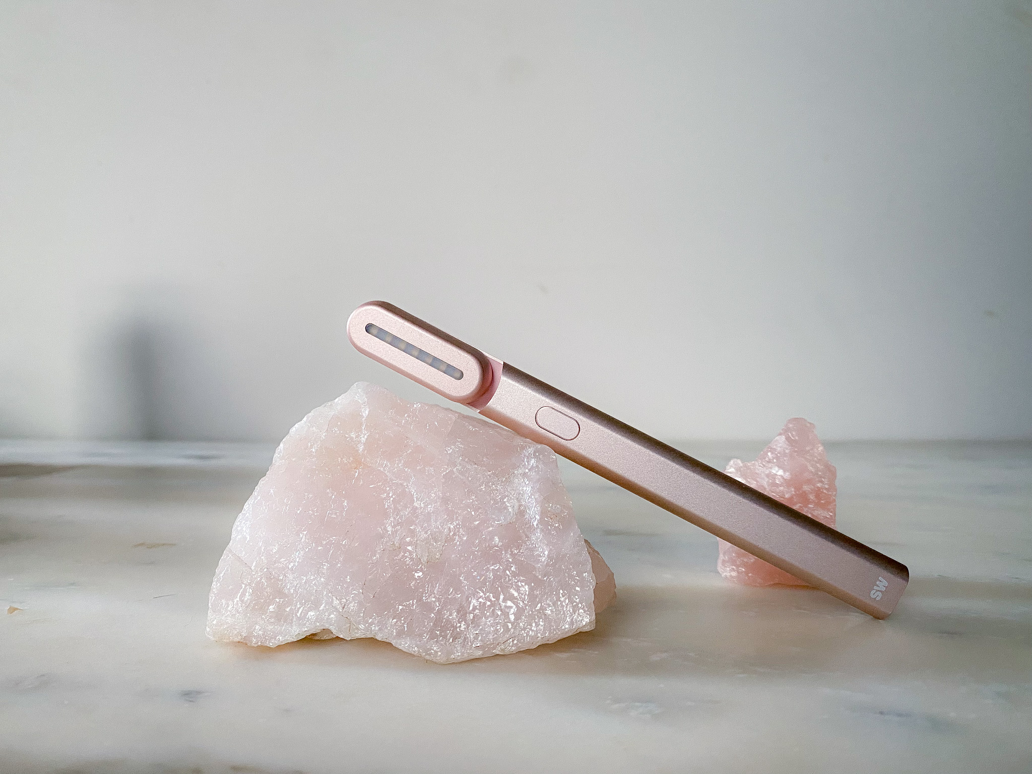 Solawave’s Red Light Therapy Wand Is Trusted By 700,000+ People and Has Over A Thousand 5-Star Reviews – So I Had To Try It