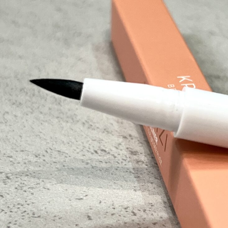 Closeup of Kreizi Beauty Eyeliner Pen for Cocotique April 2024