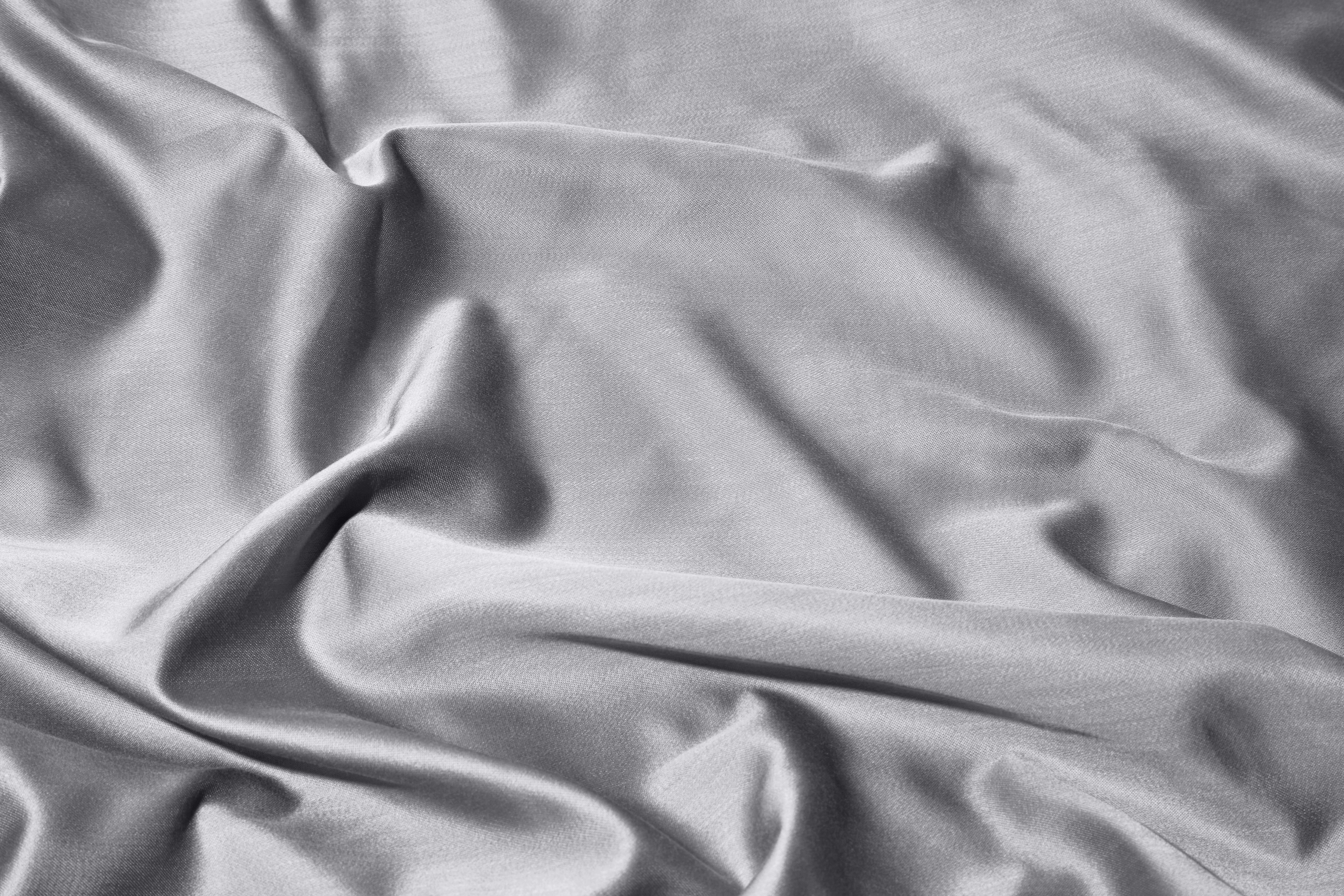 Are Miracle’s Self-Cooling Sheets Worth the Hype? I Have Some Thoughts